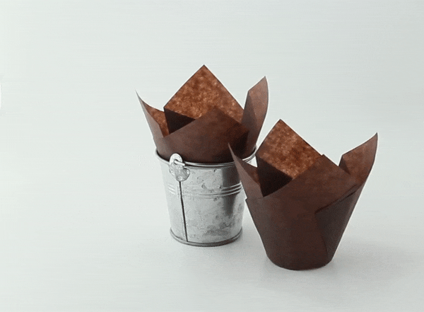 Tulip Dark Brown Greaseproof Baking Cup - 8oz - 6.9 X 6.9in H:3.6in D:2in - 1000 Pcs